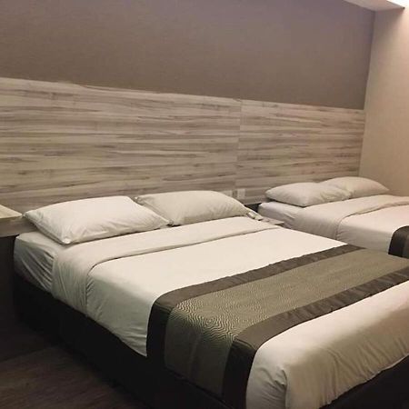 Hotel Austin Paradise - Taman Pulai Utama Skudai Exteriör bild