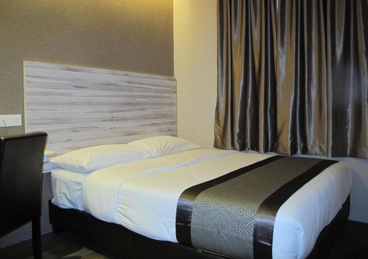 Hotel Austin Paradise - Taman Pulai Utama Skudai Exteriör bild