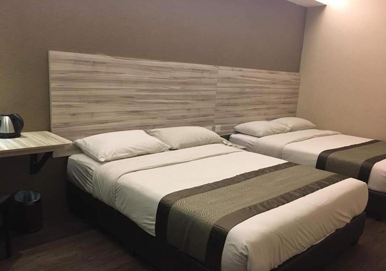 Hotel Austin Paradise - Taman Pulai Utama Skudai Exteriör bild