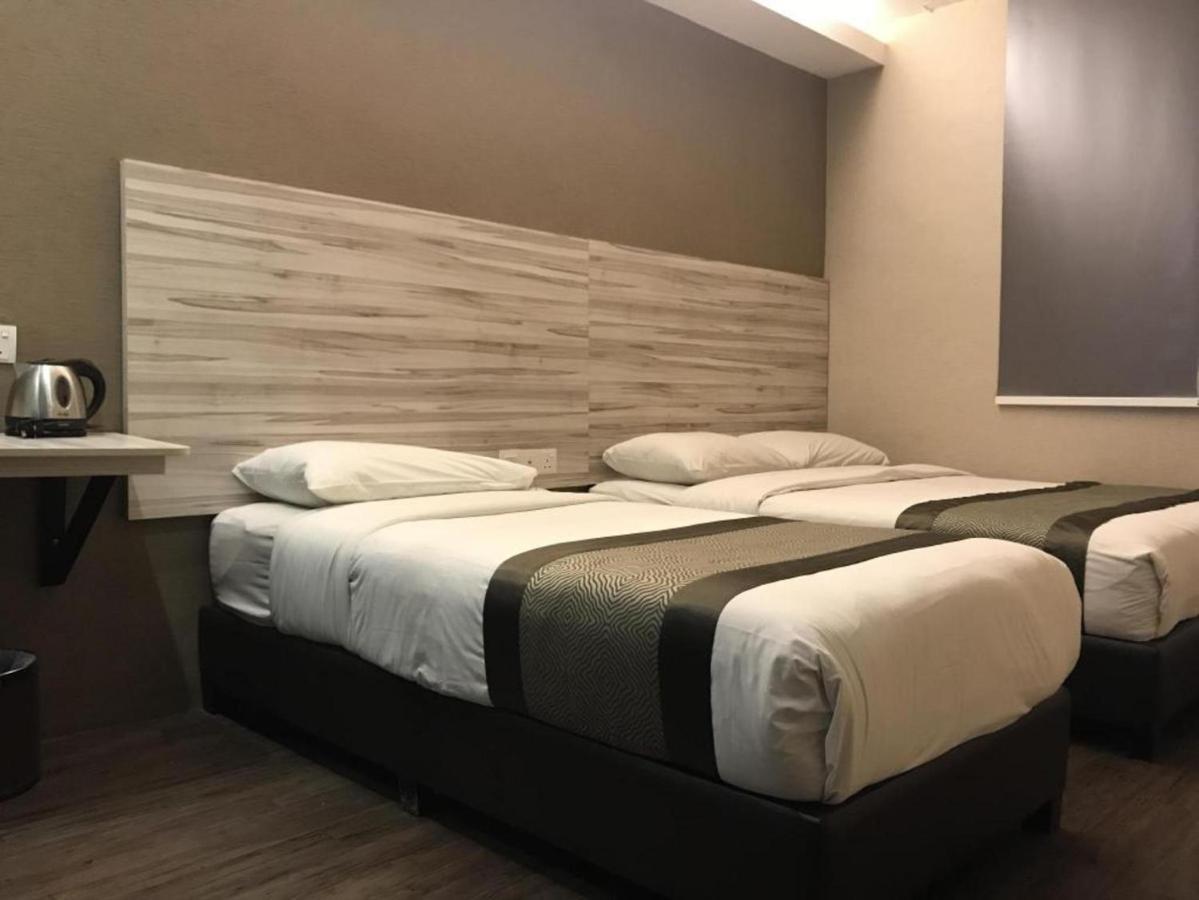 Hotel Austin Paradise - Taman Pulai Utama Skudai Exteriör bild