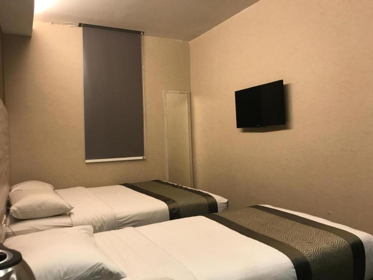 Hotel Austin Paradise - Taman Pulai Utama Skudai Exteriör bild