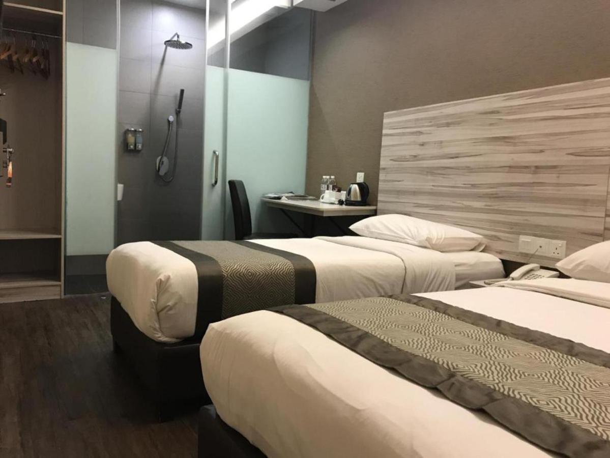 Hotel Austin Paradise - Taman Pulai Utama Skudai Exteriör bild