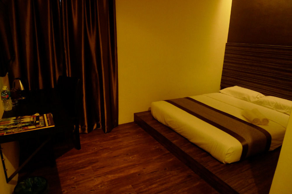 Hotel Austin Paradise - Taman Pulai Utama Skudai Exteriör bild