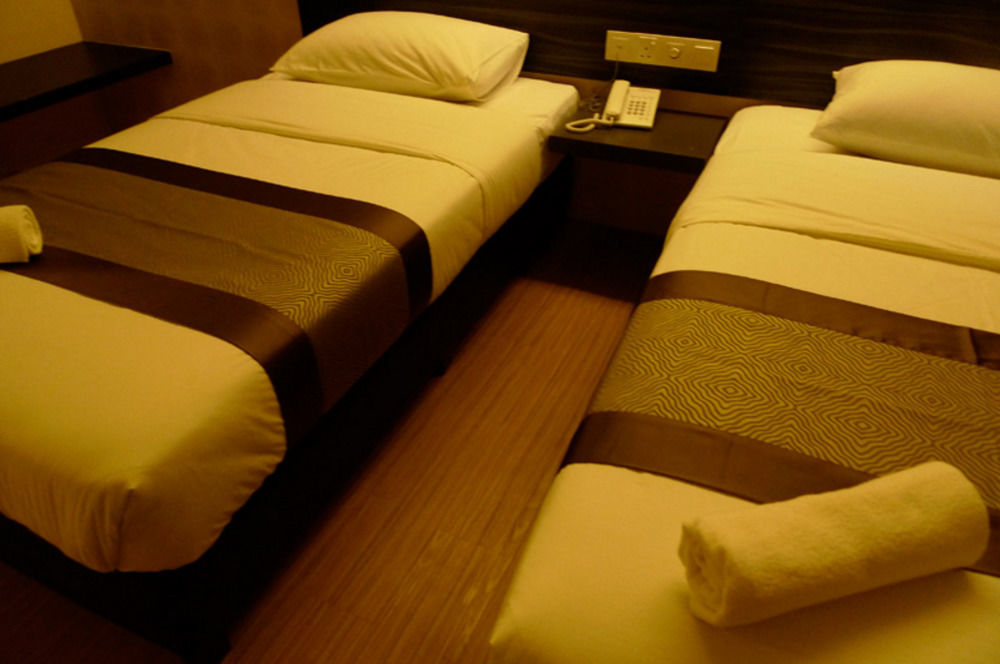 Hotel Austin Paradise - Taman Pulai Utama Skudai Exteriör bild