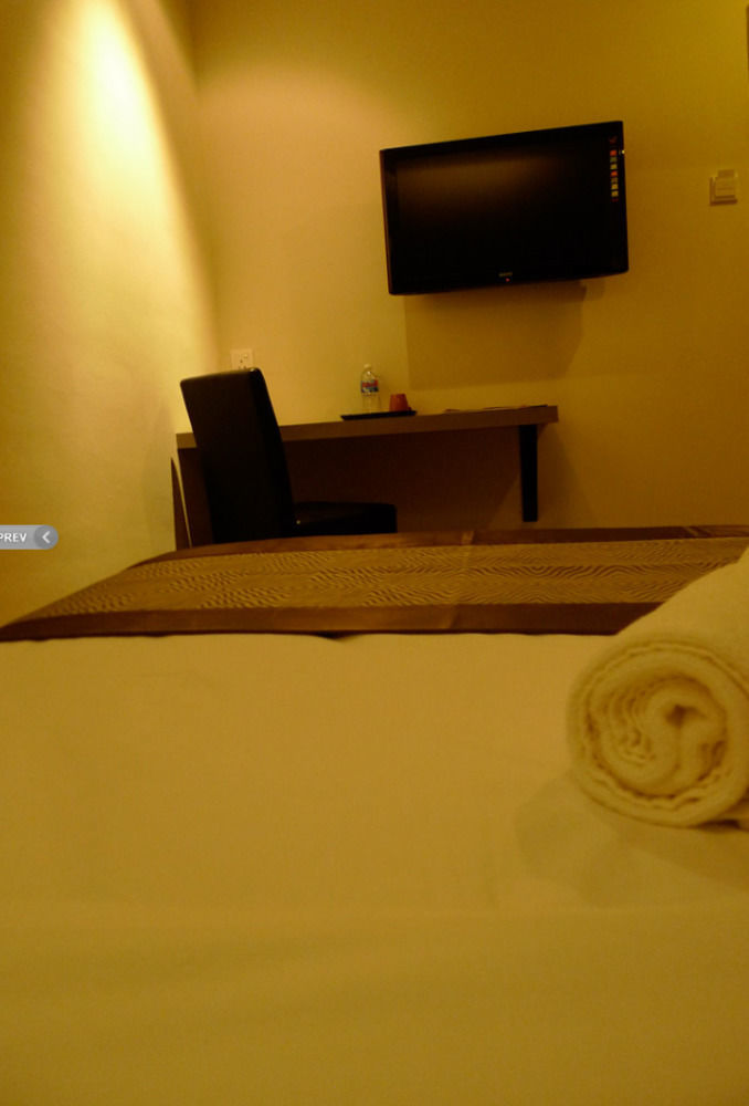 Hotel Austin Paradise - Taman Pulai Utama Skudai Exteriör bild