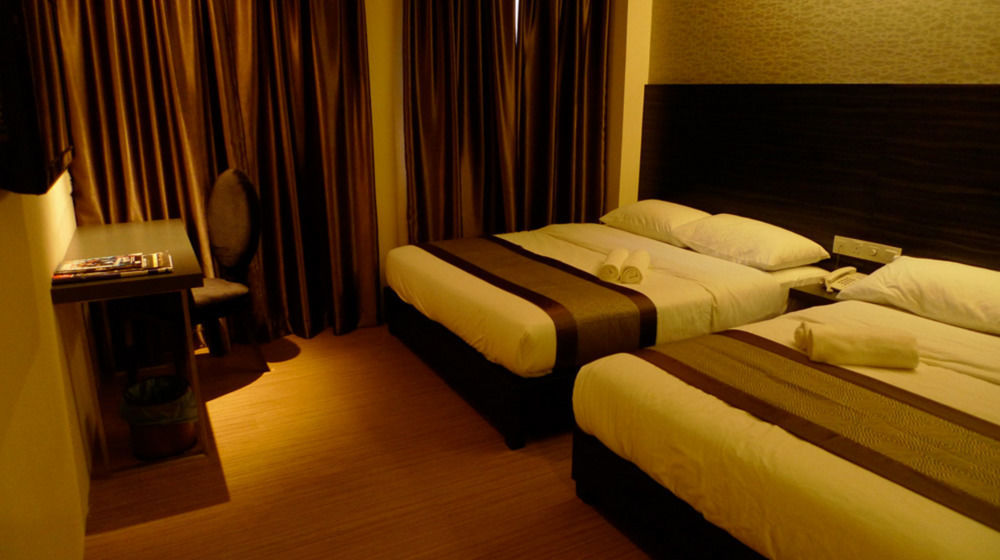 Hotel Austin Paradise - Taman Pulai Utama Skudai Exteriör bild